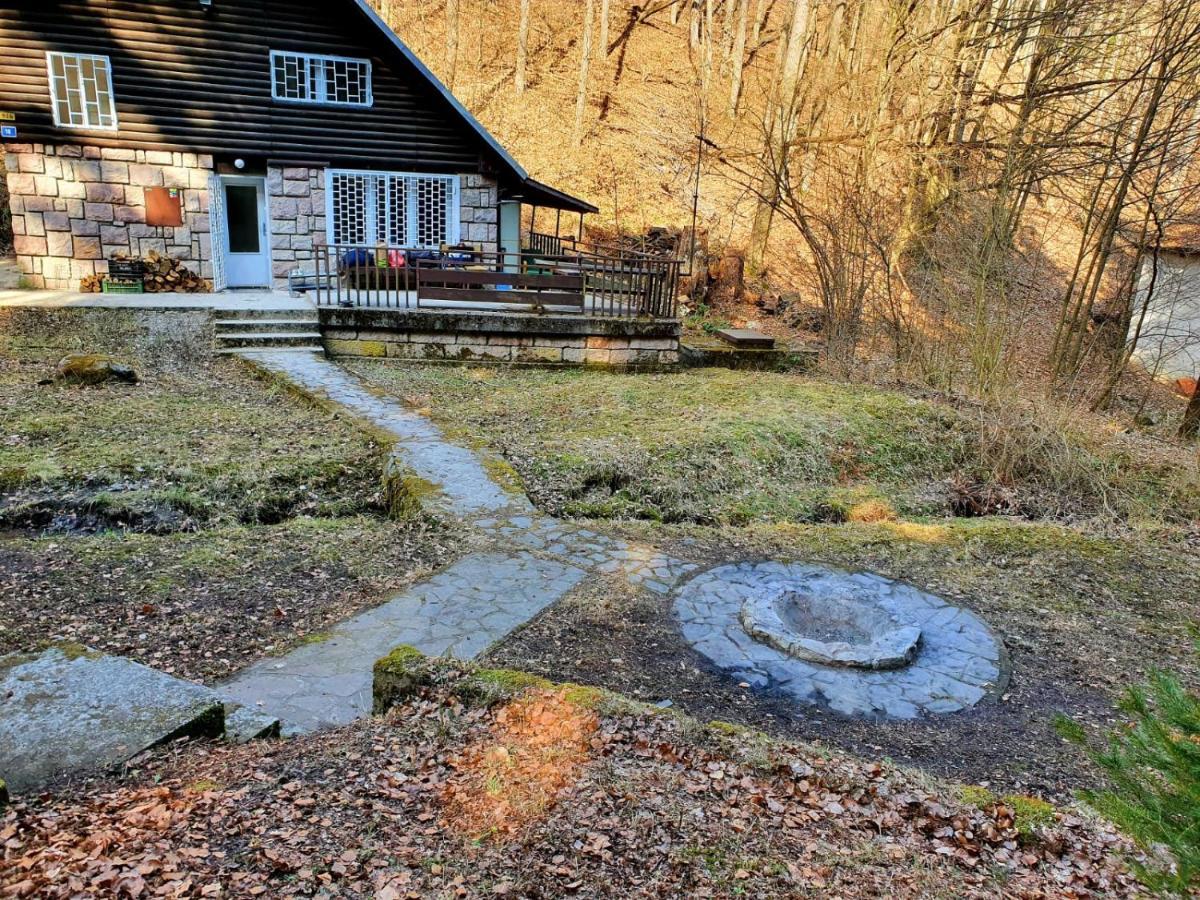 Horska Chata V Srdci Kremnickych Hor Bańska Bystrzyca Zewnętrze zdjęcie